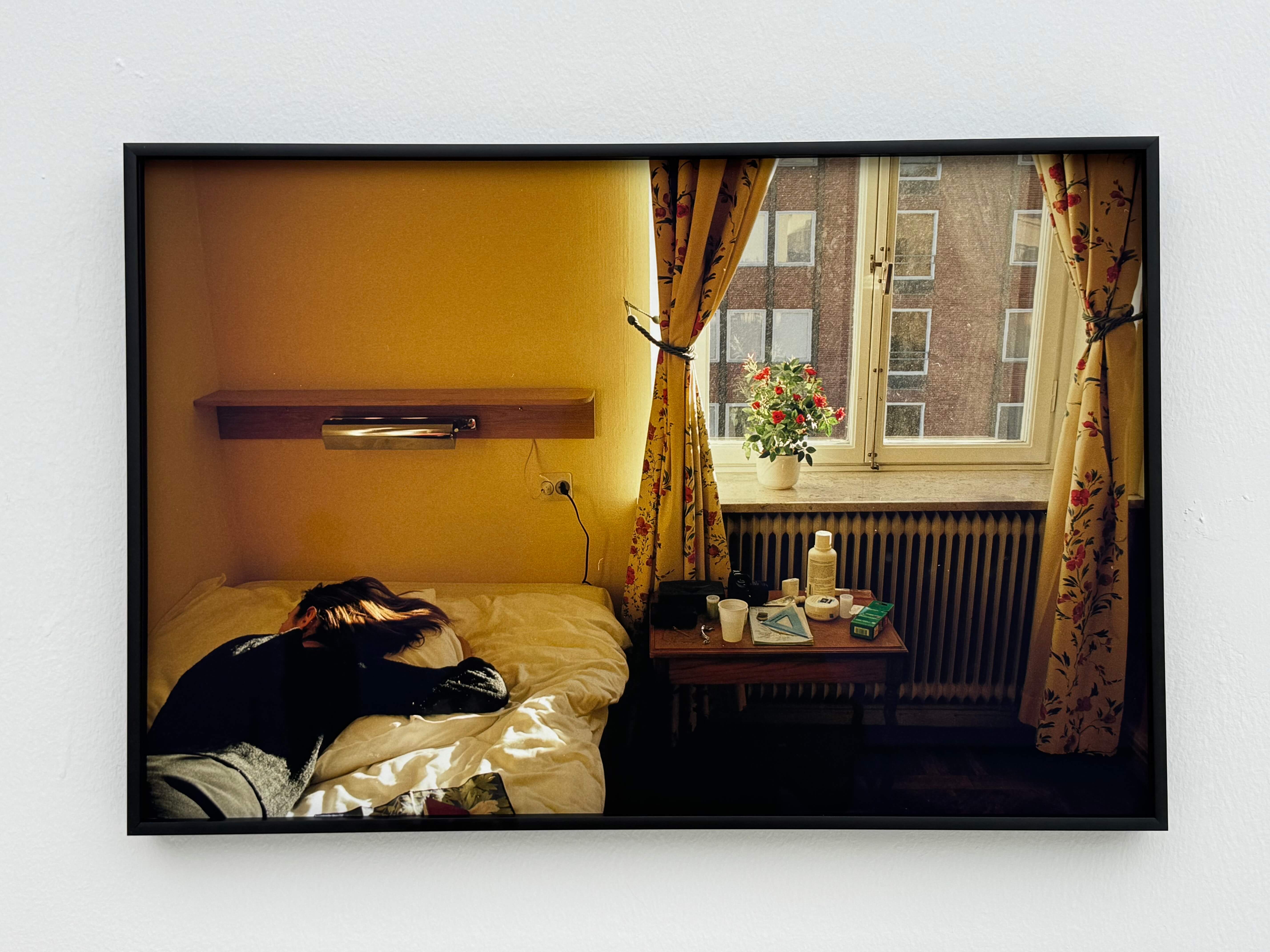 我们摆出不被理解的面孔自得其乐